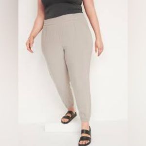Old Navy High-Waisted Twill Jogger Pull On Pants w/ Pockets